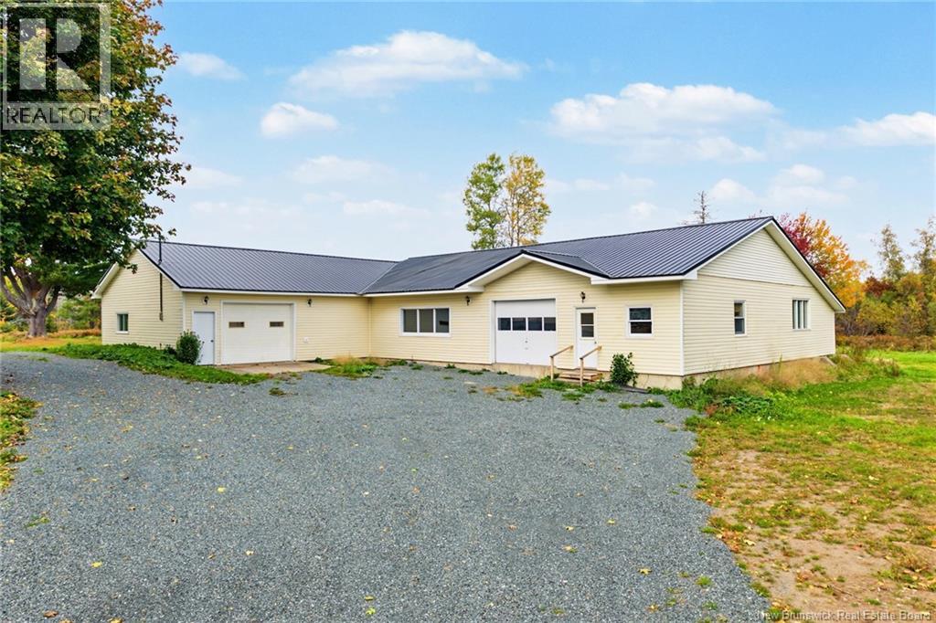 1122 Route 655, Waasis