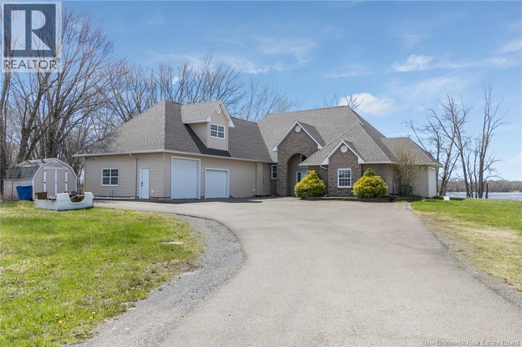 354 Route 105, Maugerville