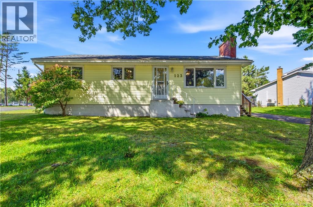 123 McAdam Ave, Fredericton